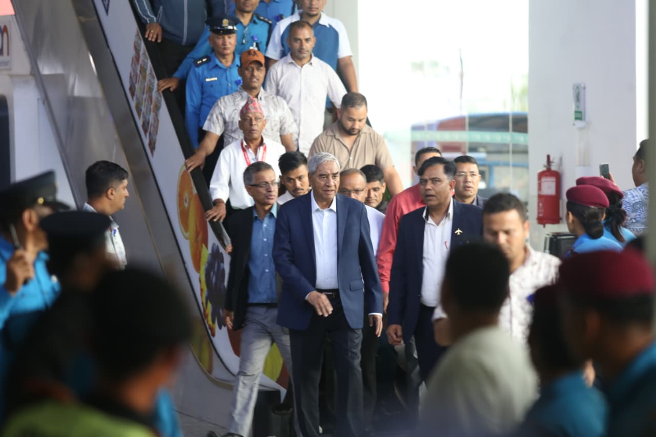 Huge crowds turn out as Sher Bahadur Deuba returns to Nepal